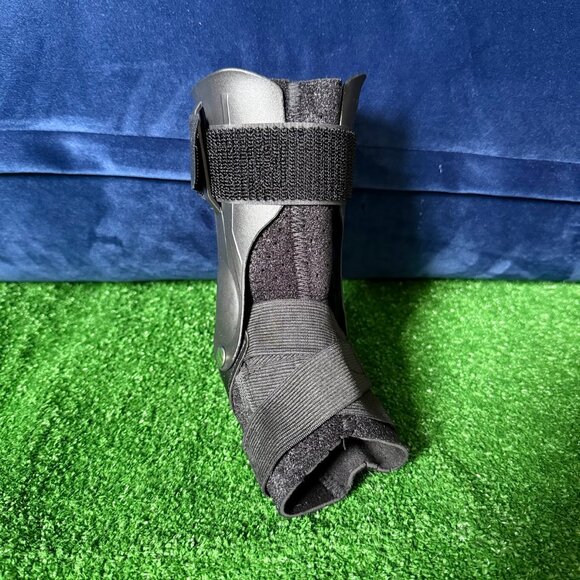 Breathable Ankle Brace Support Stabilizer for Sports Injury Pain Relief Size M - Picture 2 of 6